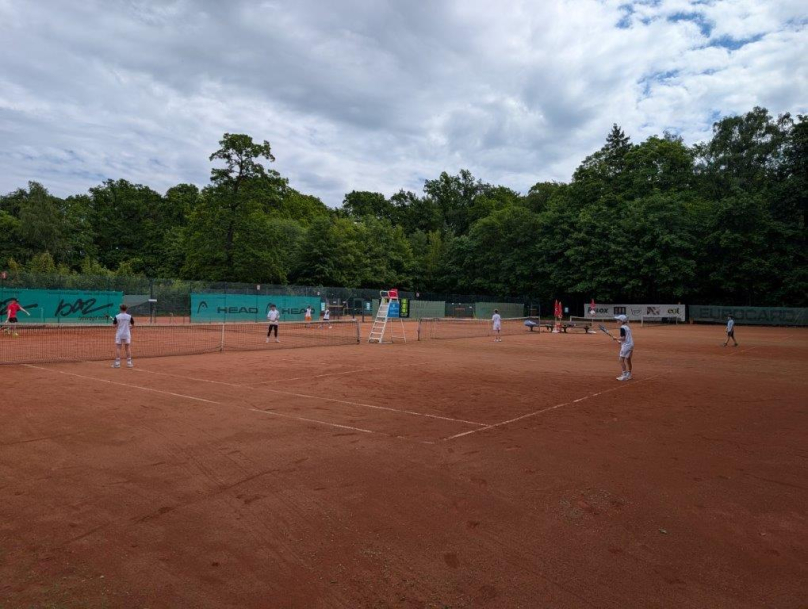 Erste Teilnahme des Gymnasium Langenhagen bei Jugend trainiert f&uuml;r Olympia Tennis
